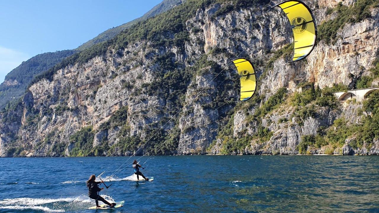 Kite & Lounge Hotel Club Da Baia Brenzone sul Garda Exterior foto